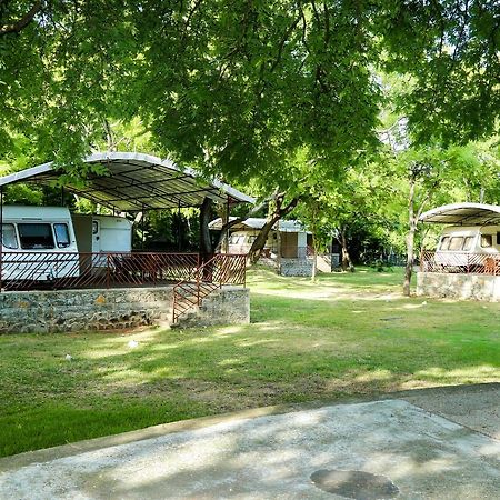 Bed and Breakfast Malwathu Oya Caravan Park Anuradhapura Exterior foto