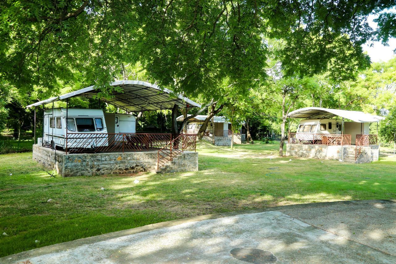 Bed and Breakfast Malwathu Oya Caravan Park Anuradhapura Exterior foto
