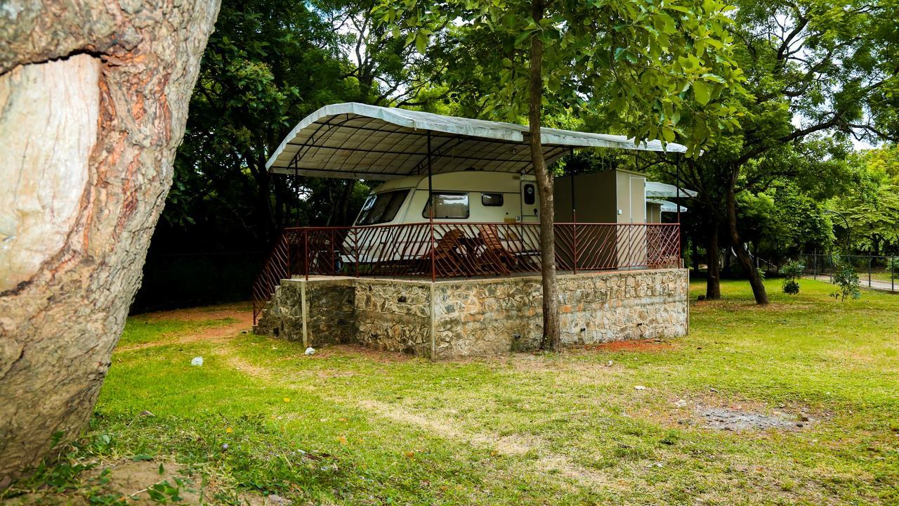 Bed and Breakfast Malwathu Oya Caravan Park Anuradhapura Exterior foto