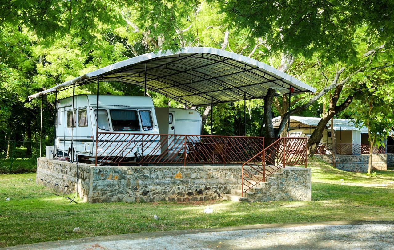 Bed and Breakfast Malwathu Oya Caravan Park Anuradhapura Exterior foto