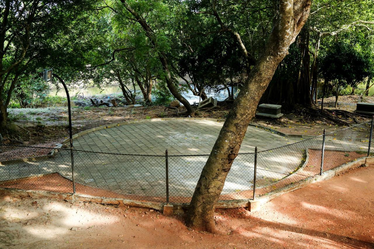 Bed and Breakfast Malwathu Oya Caravan Park Anuradhapura Exterior foto