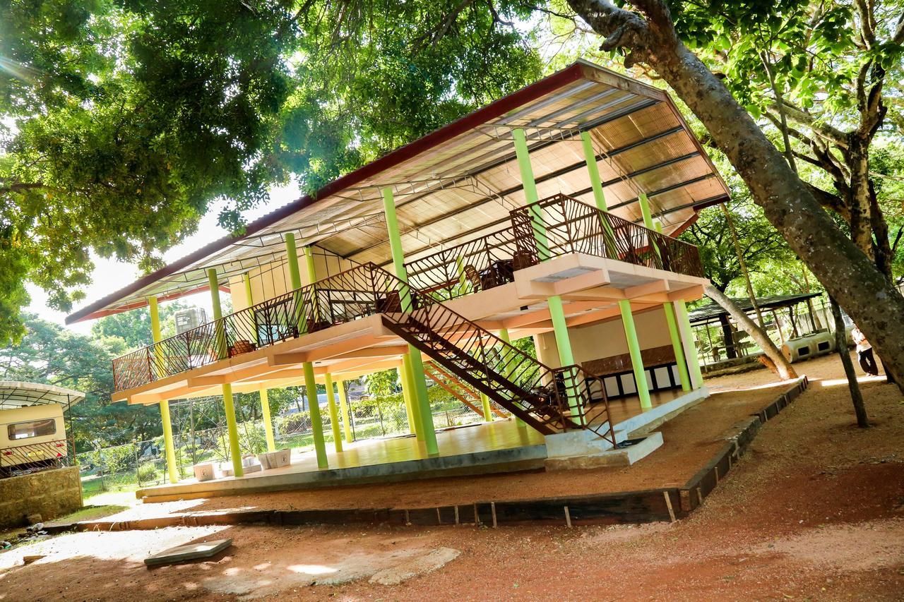 Bed and Breakfast Malwathu Oya Caravan Park Anuradhapura Exterior foto