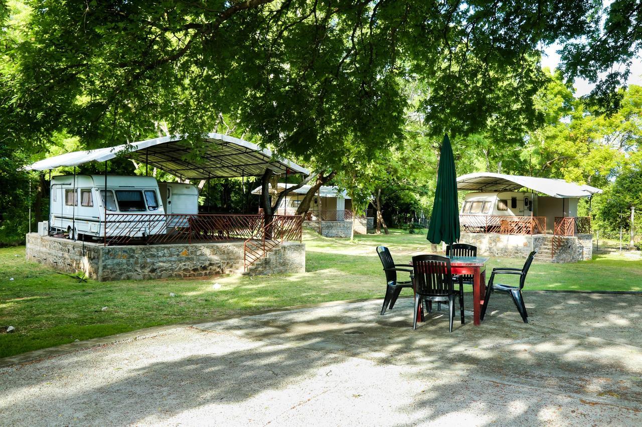 Bed and Breakfast Malwathu Oya Caravan Park Anuradhapura Exterior foto